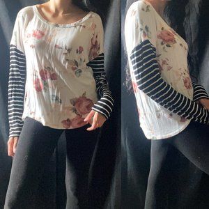 ⭐️ Sweet Claire Floral Stripe Sleeve Top